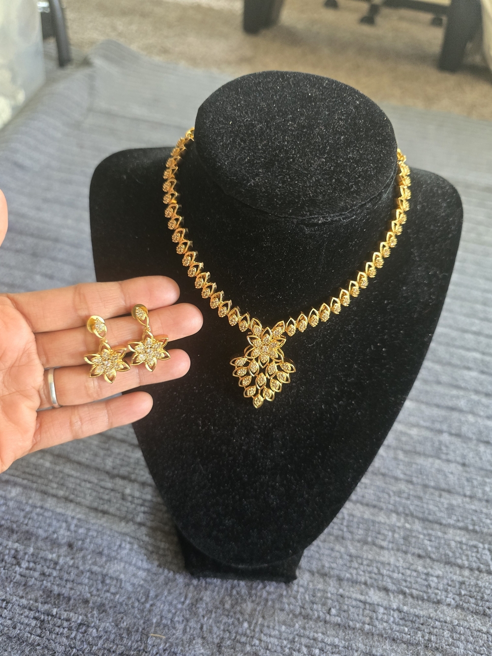 Elegant Gold Color Floral Necklace and Earring Set -